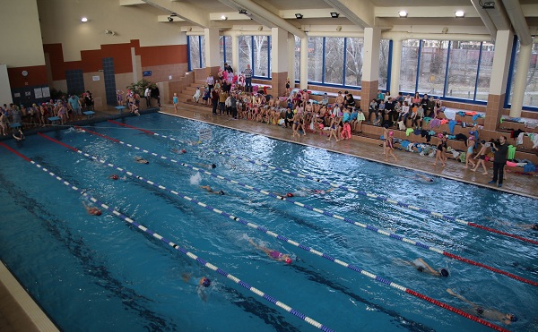 Már nyolc éve támogatja Kaposvár a gyerekek úszását - forrás: kaposvar.hu