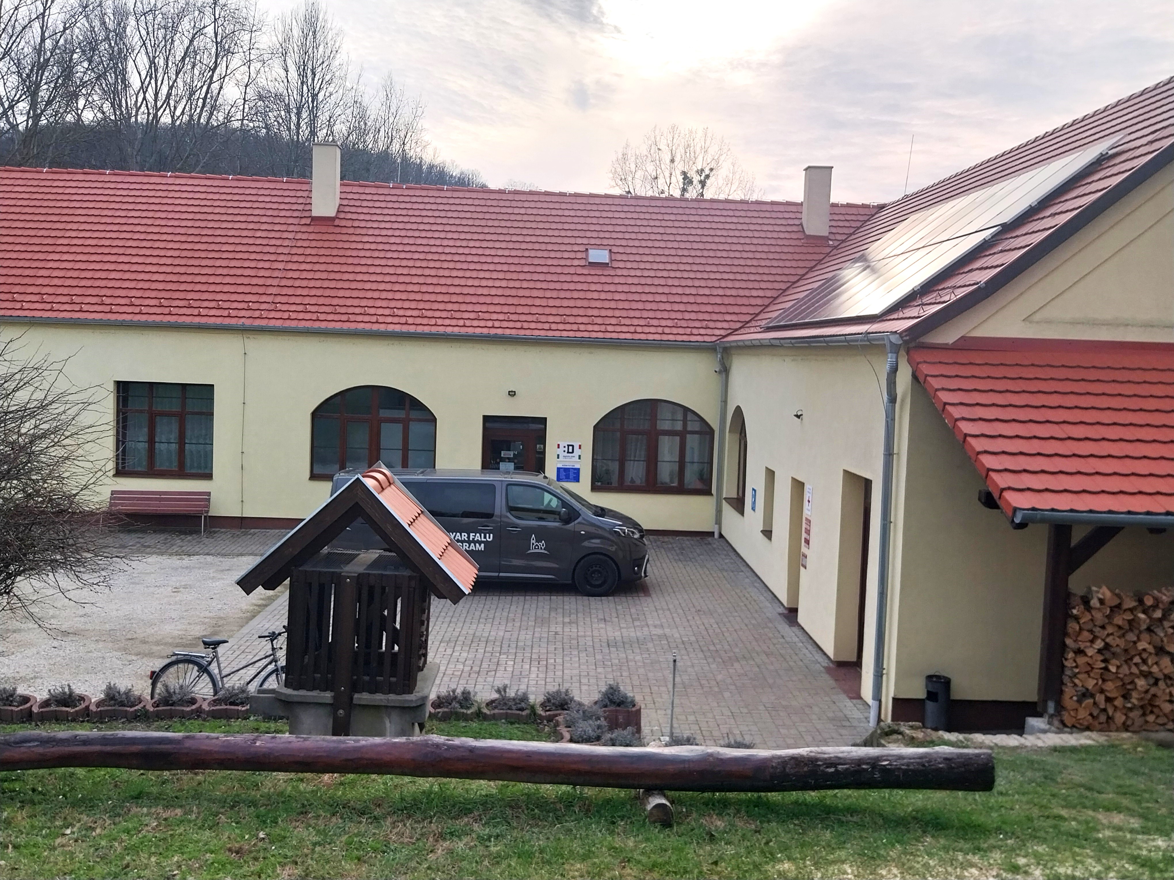 Biztonságosabb, korszerűbb, közösségibb: megújult Gálosfa központi épülete