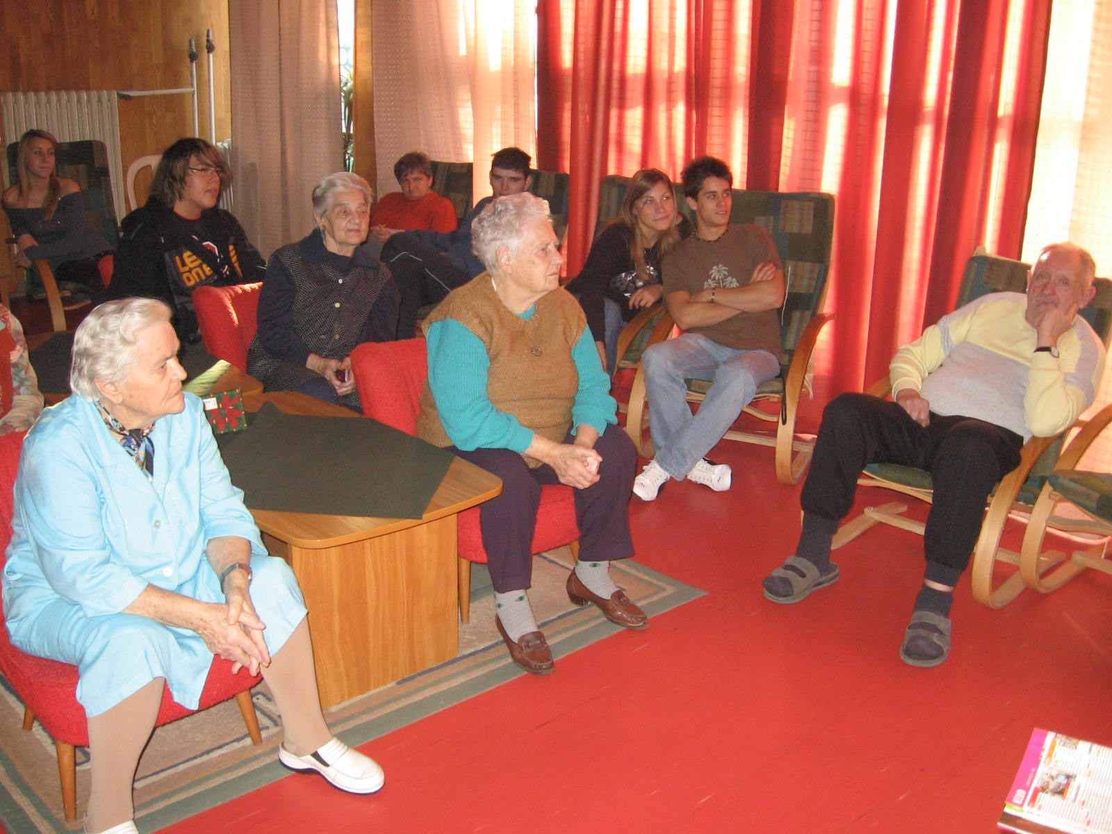 szolidaritás napja, november 18., idősek, idős, idősek otthona, szociális otthon, idősügyi tanács, kaposvár, gimnázium, szakközépiskola, diákok, tanulók