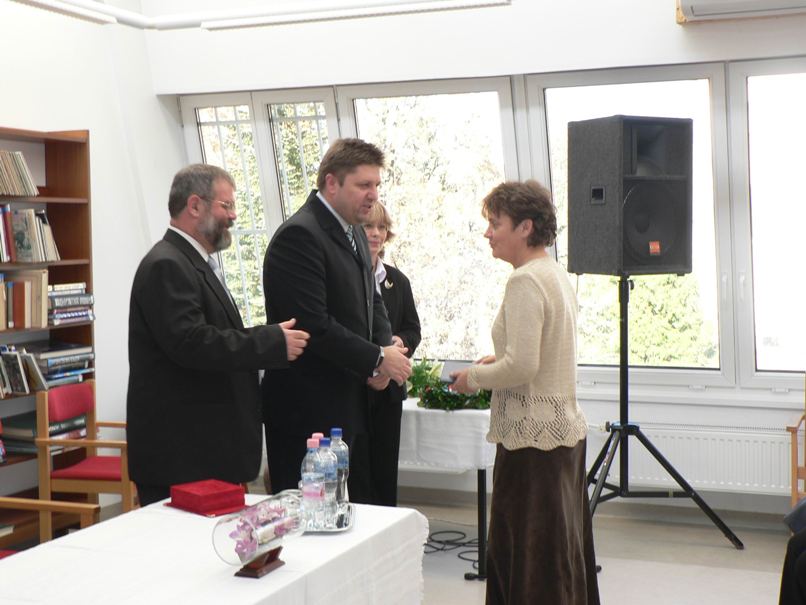 Negyven éve