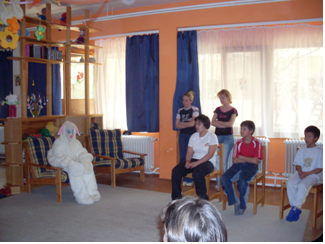 Előadás közben uj_kep_3_png_236_2009042493835_194.png