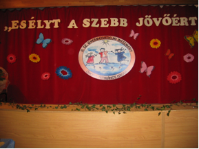 Esélyt a szebb jövőért szlogen uj_kep_png_263_2009042484237_463.png
