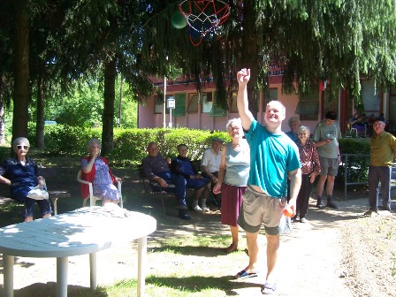 Nyárköszöntő kerti parti a patalomi Park Szociális Otthonban