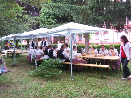 Nyárköszöntő kerti parti a patalomi Park Szociális Otthonban