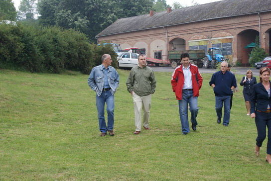 boszenfa_44_933_20090609100245_619.jpg