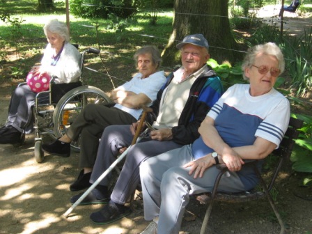 Nyárköszöntő kerti parti a patalomi Park Szociális Otthonban
