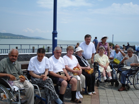 Balatonmáriafürdőn nyaraltak a szociális otthoni ellátottak Balatonmáriafürdőn nyaraltak a szociális otthoni ellátottak