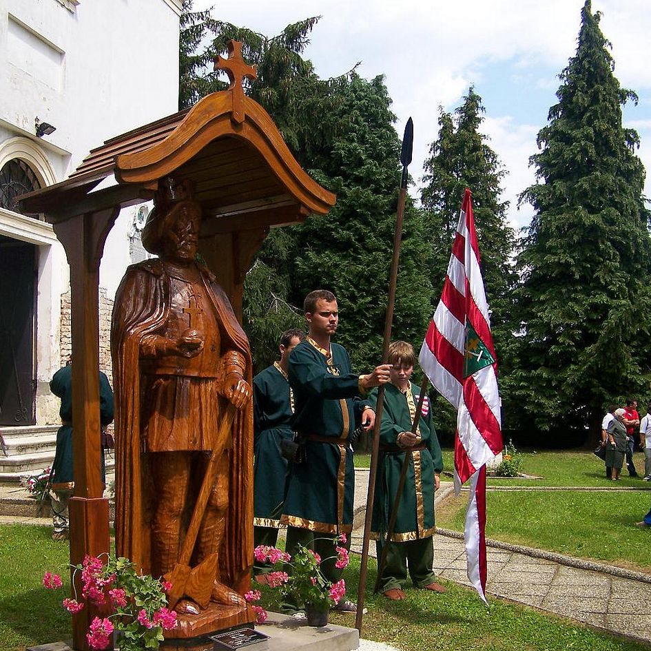 Szent László szobor Iharosban
