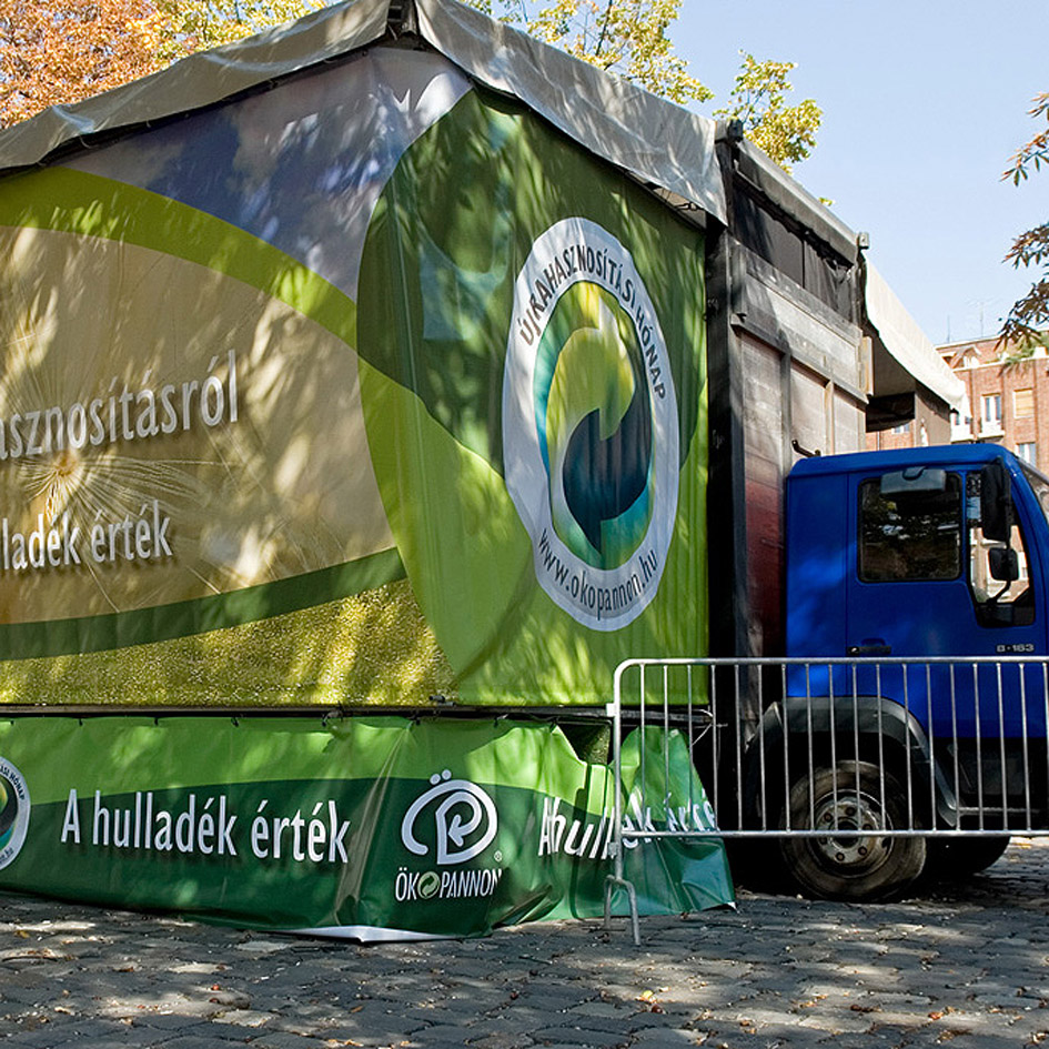 Újrahasznosítási kamion