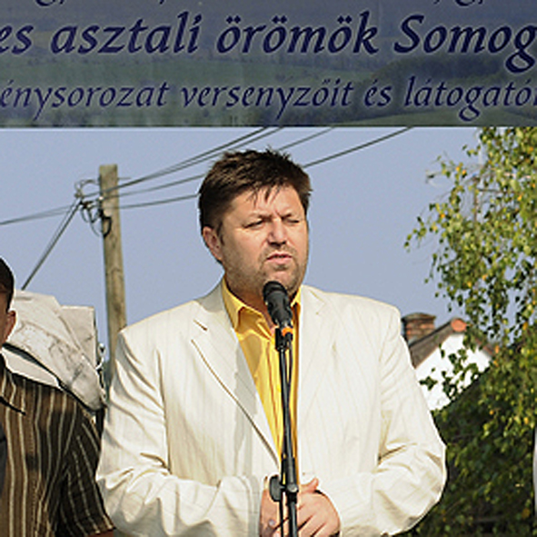 Tüzes volt a lecsó Bőszénfán