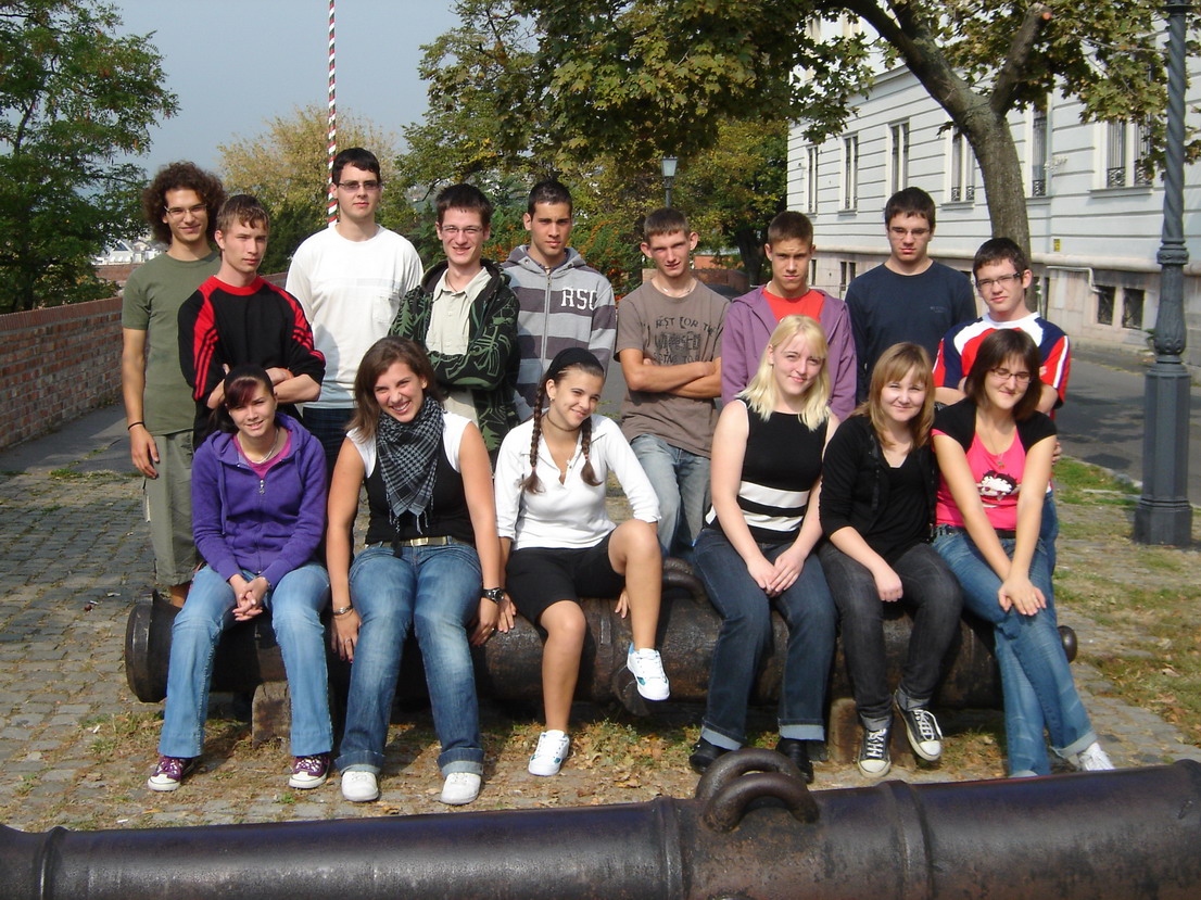 m_3_739_20091025220114_590.jpg