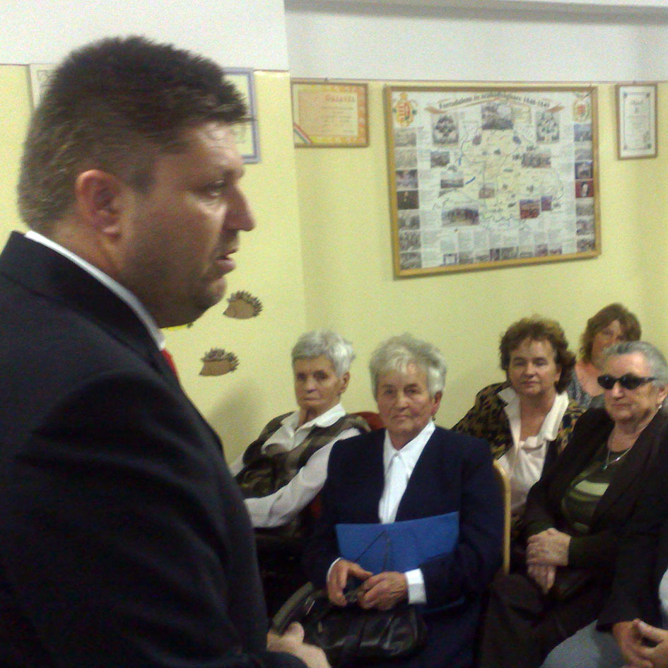 Idősek köszöntése