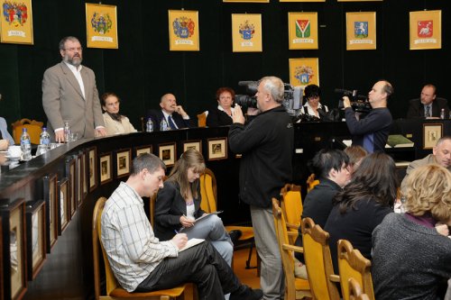 Eltörölné a könyvtári beiratkozás díját
