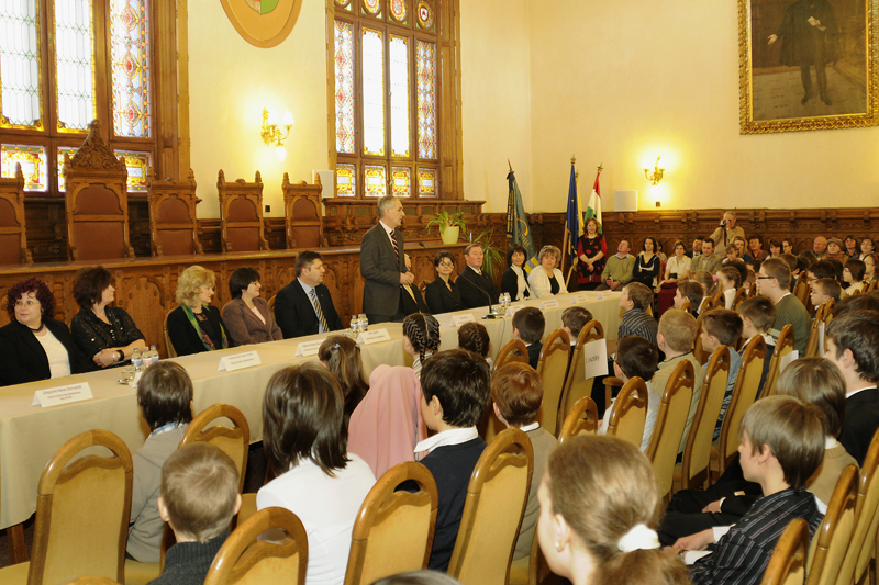 A Kisfaludy mindent vitt