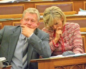 Megkeresheti az ügyészség Herényit