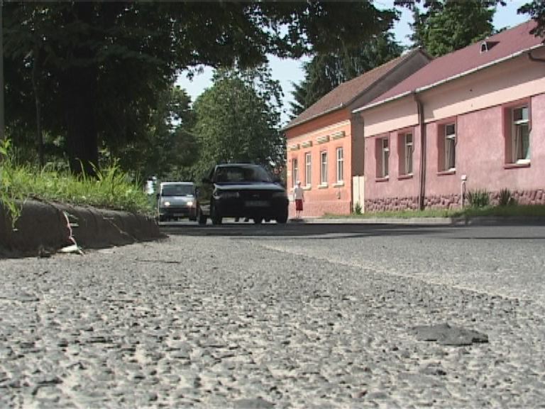 Újabb útlezárás és útépítés