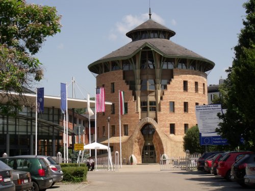 Kinevezték Szávait