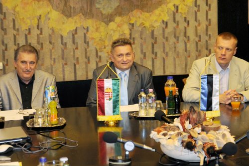 Valgai látogatók a Megyeházán