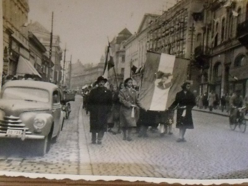 Forradalmi fotók a könyvtárban