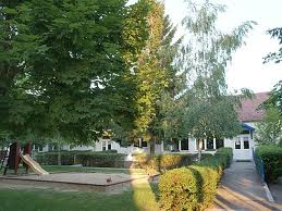 Áprilisig nyitva marad a Nyitnikék