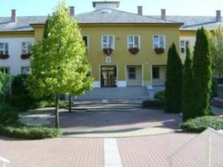 Tagintézmény vezetőt keres Siófok