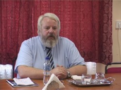 Kiállnak a professzor mellett