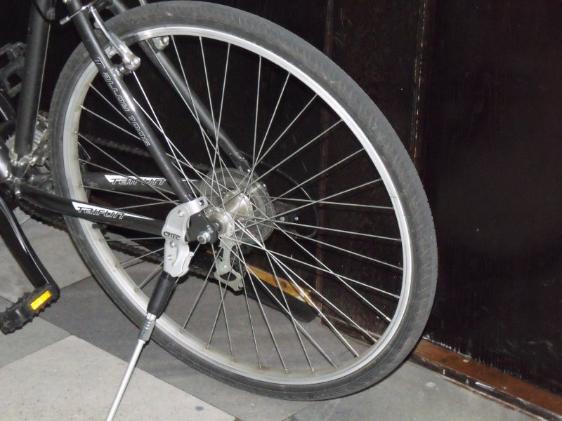 Eltolta a bringát Ádándról