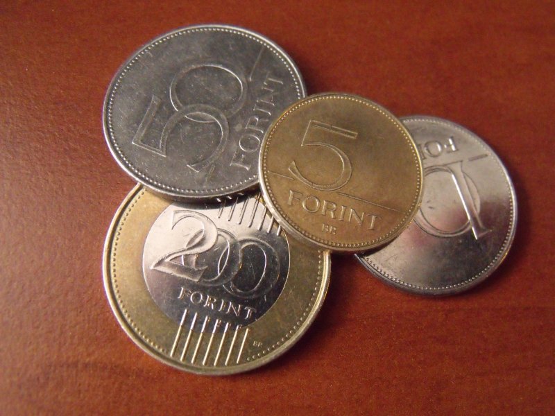 Trükkös tolvaj, hiszékeny emberek