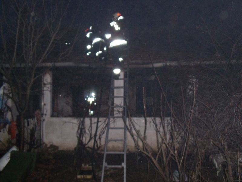 Égett, de lakható maradt egy hetesi ház