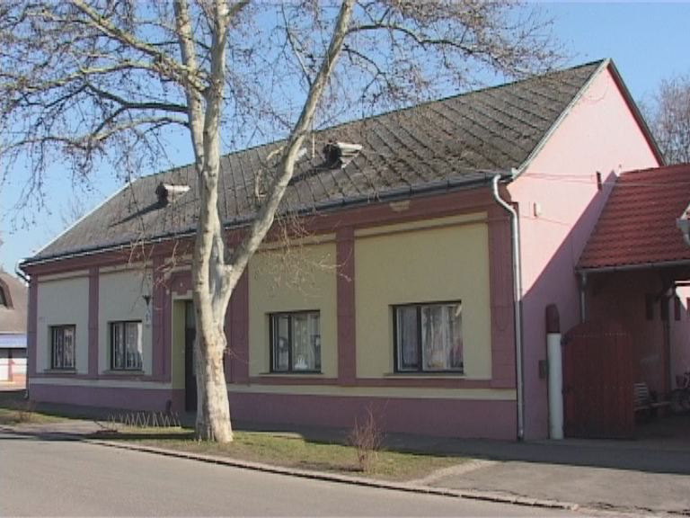 Bezárás helyett költözés