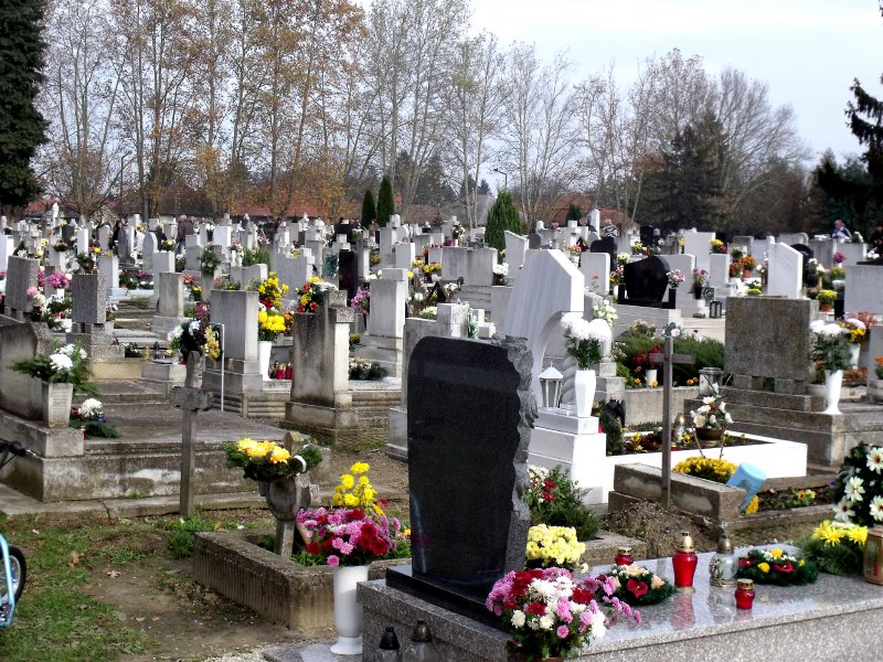 Belvíz veszélyezteti a temetést