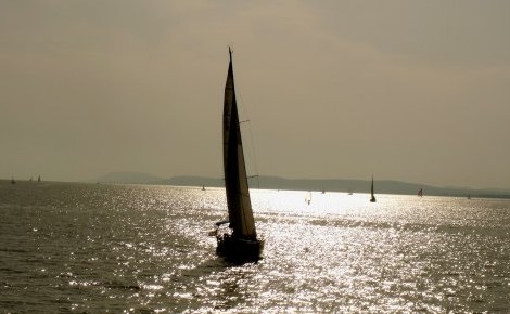 Indul a balatoni vitorlás szezon