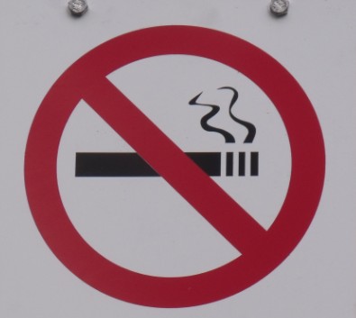 Drága lesz a parti dohányzás Zamárdiban