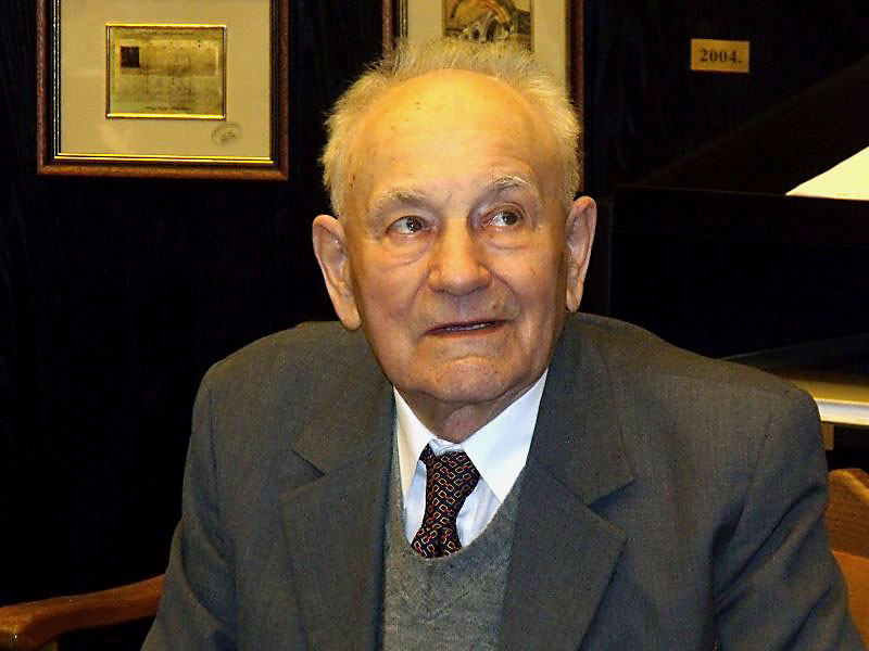 Kilencvenévesen is aktív Szőke István