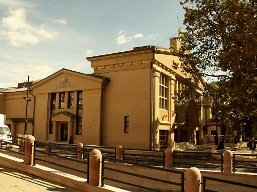 Két helyszínen a nyári színház