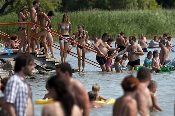 Erős négyes a balatoni strandoknak