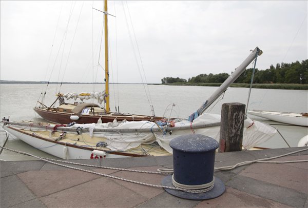 Viharossá vált a Kékszalag  