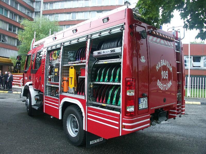 Új tűzoltóautót kapott a siófoki tűzoltóság 