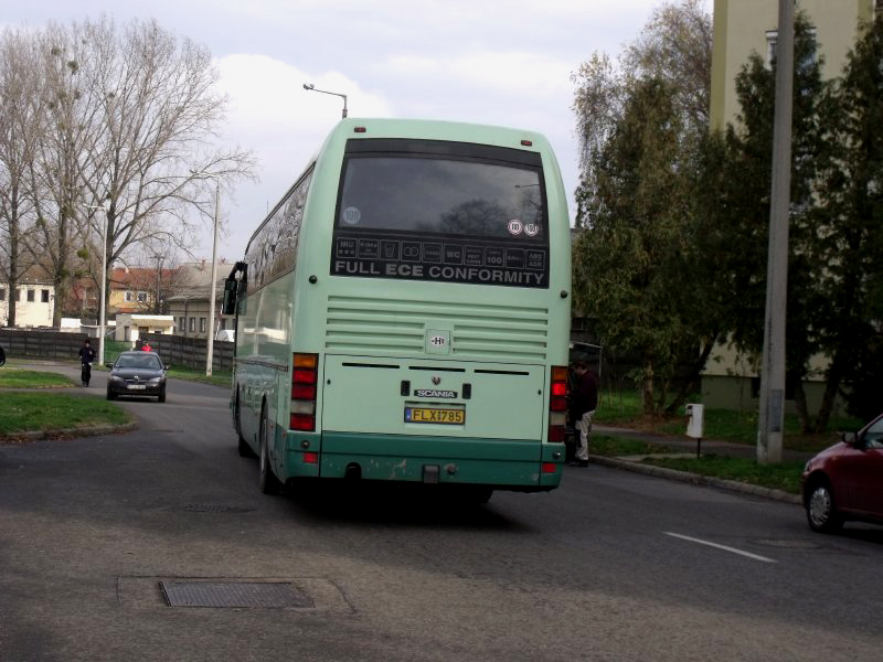 Ünnep és tanévkezdés a buszokon