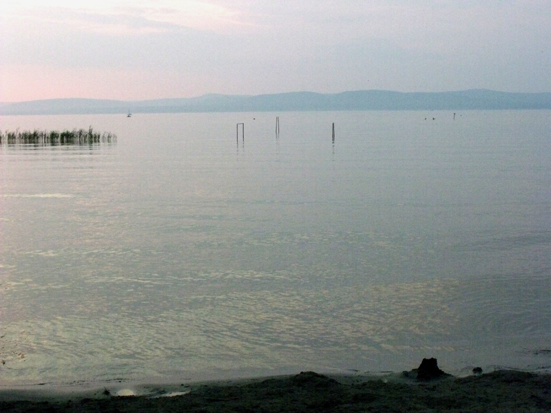 Eltűnt és meghalt a Balatonban egy fiatal
