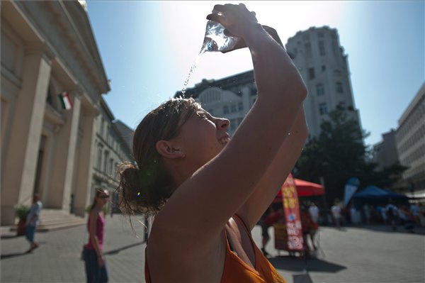 Vizet osztanak Siófokon