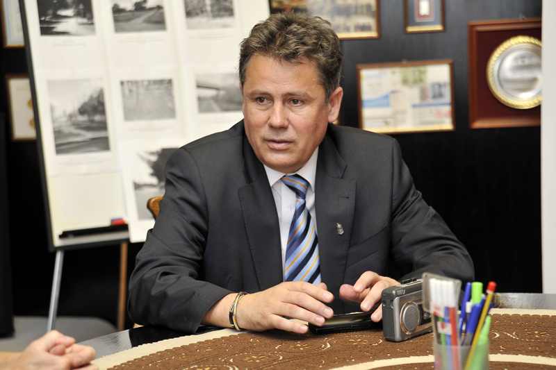 Bizottság koordinálja a megyei intézmények átadását 