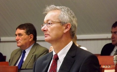 Lemondatná a megyei közgyűlés Gyeneseit