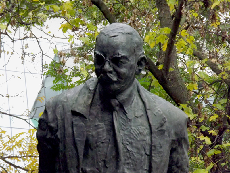 Csak akiben él a becsület, az lehet szabad