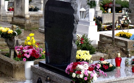 Olcsóbb temetkezést indítványoz Gelencsér Attila