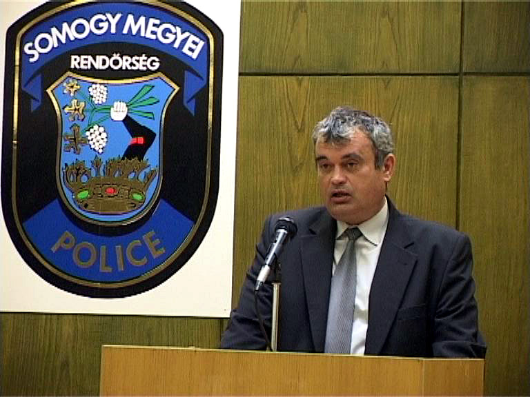 Összefogtak rendőrök és romák