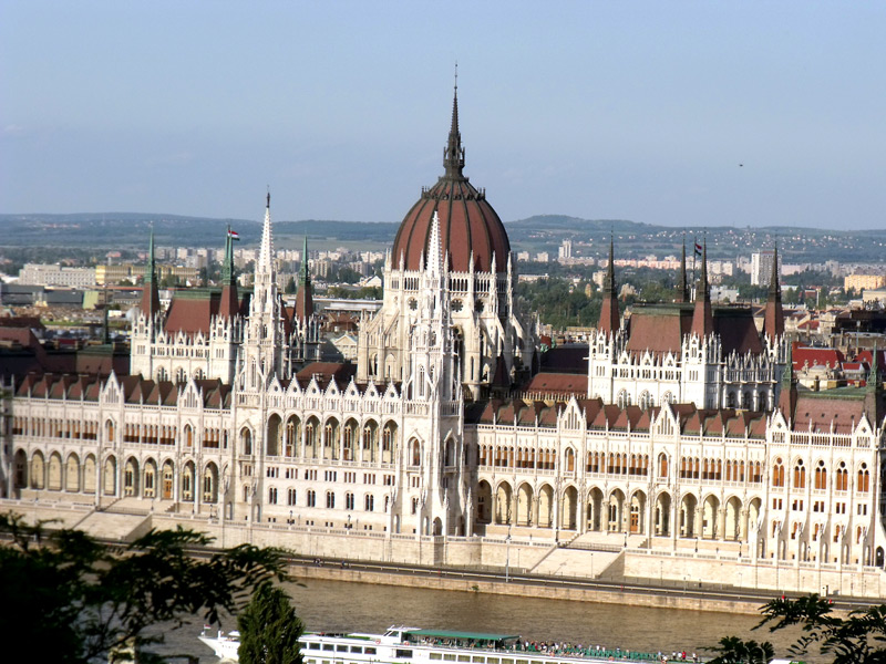 Karvalics: kerüljük el a görög utat