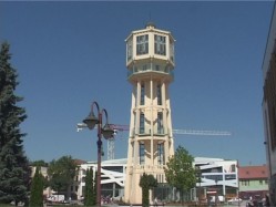 Felvarrták az Öreg hölgy ráncait