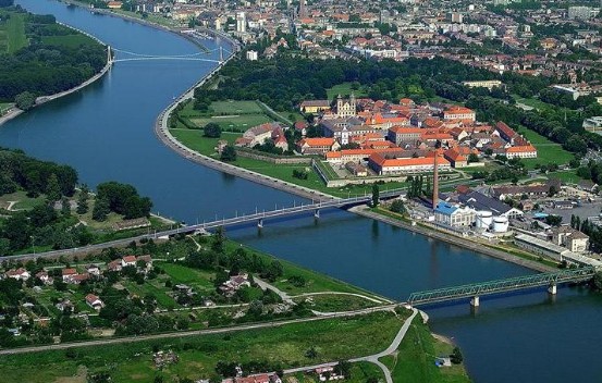 Eszéki kitüntetés a kaposvári segítőknek 