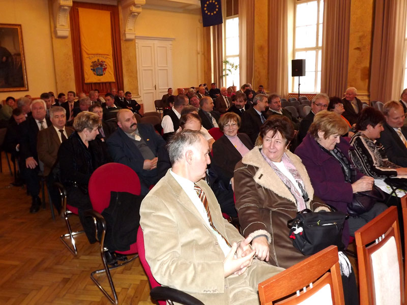 Történelmi falak közt a jövőről